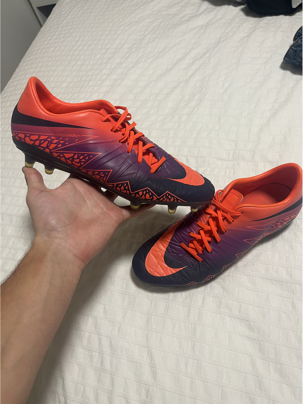 nike hypervenom phatal 2 red soccer cleats size 8.5